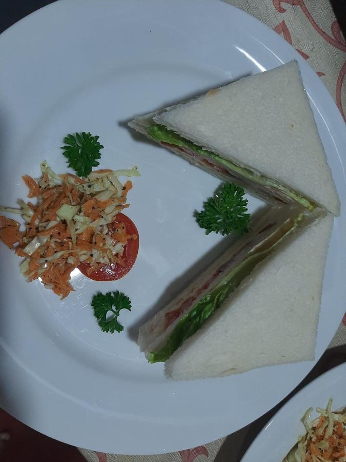 Hotel Yelona Kegalle Luaran gambar