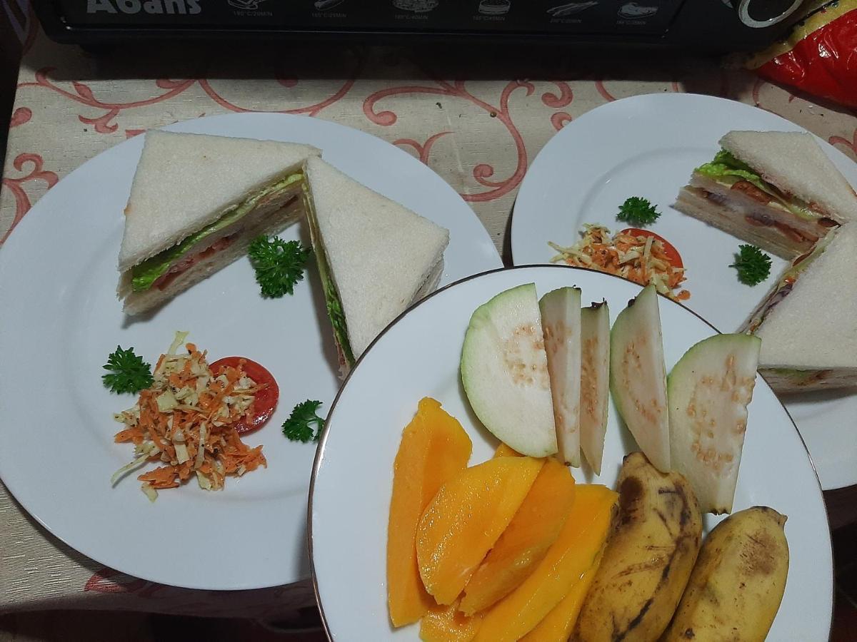 Hotel Yelona Kegalle Luaran gambar